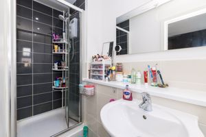 Ensuite- click for photo gallery